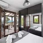 Daire Iakovakis Seaside Exclusive Koropi